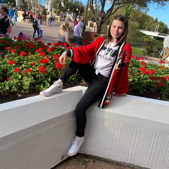 Meet your Posher, Amelia - Picture 1 of 3